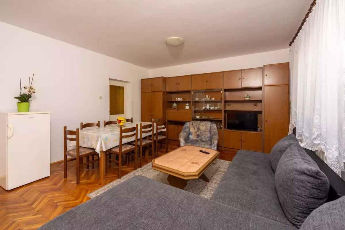 Four-Bedroom Apartment In Crikvenica II Luaran gambar